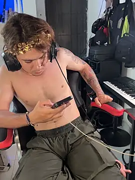 AngelLatinBoy Webcam show