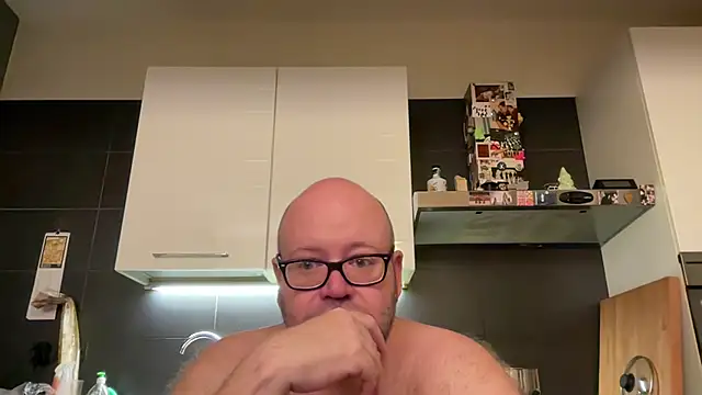 theitalianbear Webcam Show