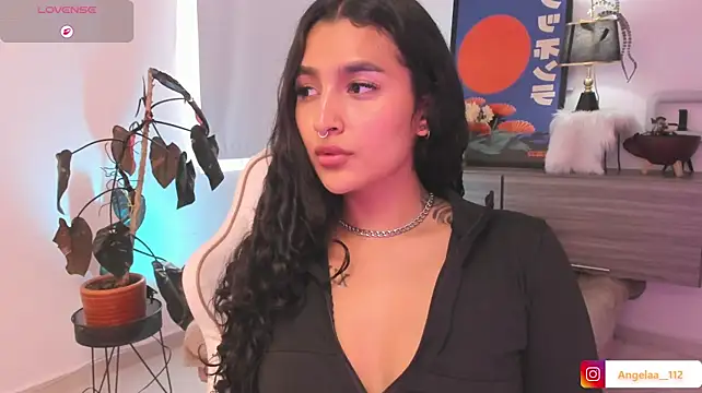Anngel_1 – Naživo XXX chat