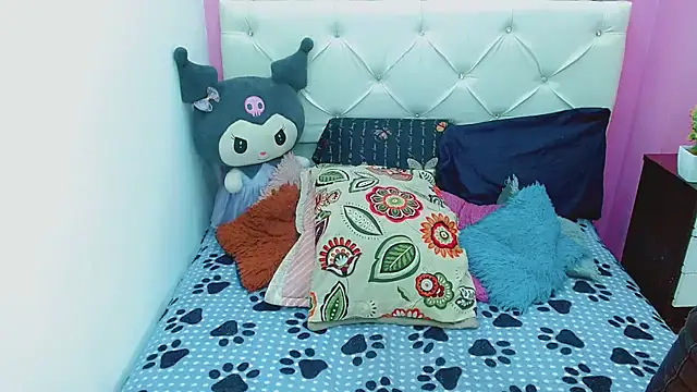 antonela_xxx 网络视讯表演