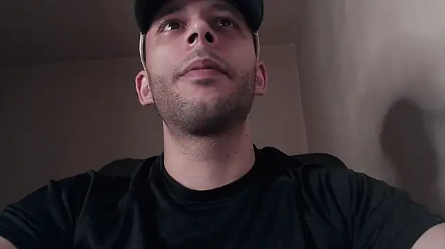 XXX chat uživo modela henryaxe