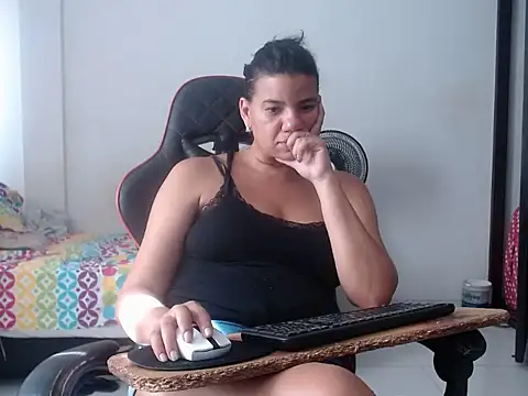 Adriana_0312 live XXX chat