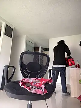 Taylor_DiamondBoy élő XXX-chatje