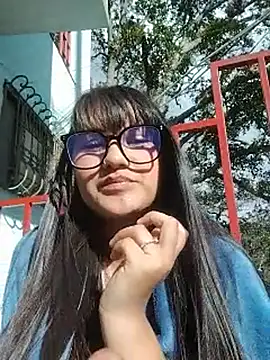 Emily-7n Live XXX chat