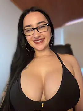 preetypeach Live XXX Chat