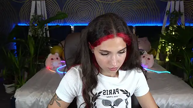 BabyFlowerr Adlı Modelin Canlı XXX Sohbeti