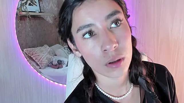 Chatroom XXX en direct de Nanami_