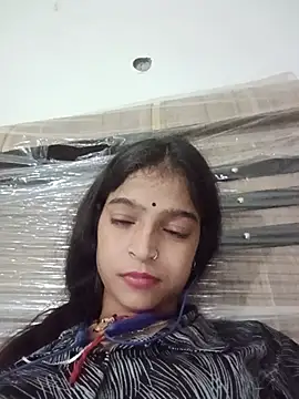 Show modela Mohnicute na web-kameri