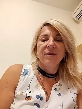Chat XXX ao vivo de AhlyssaLove1155