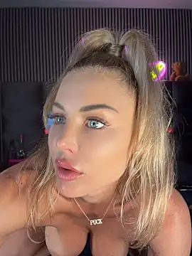 MilaMaaay Live XXX-Chat