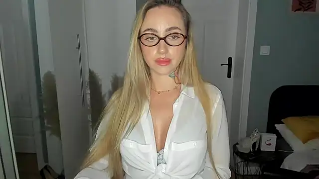 sexyCoralie 现场XXX聊天