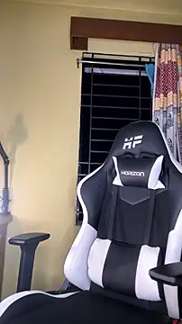 XXX chat uživo modela GunSlay