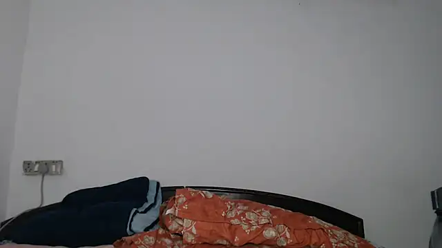 Chatroom XXX en direct de Virgin_Aisha
