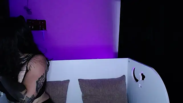 _onthary_6 Chat XXX live