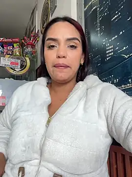 Chat XXX en directo de Sara-77