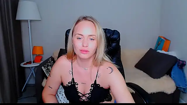 Živý XXX chat LiluMoon__