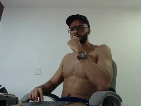 ThiagoToro Show in webcam