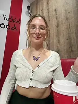 The_Snowwhitee Chat XXX in diretta
