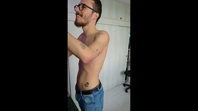Živý XXX chat J-Moo