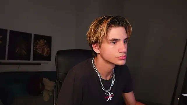 XXX chat uživo modela Denis_Wu