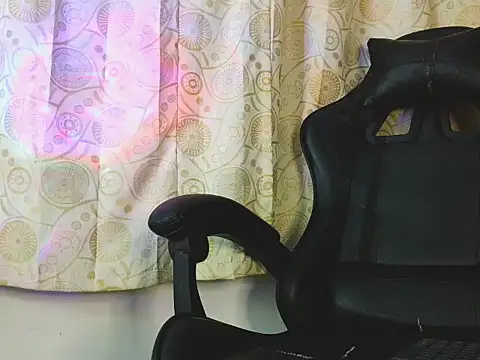 HomeAloneK's Webcam Show