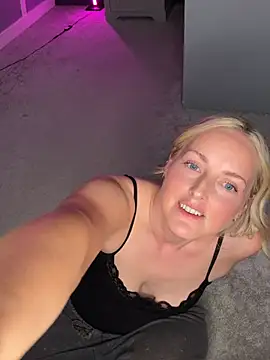 Chat +18 de SexySophiex ao vivo
