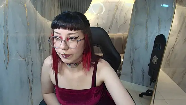 Ravenn_r Chat XXX in diretta