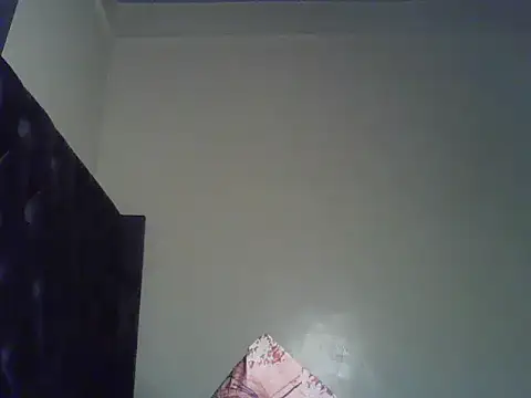 Smalltittsbigass' Live XXX Chat