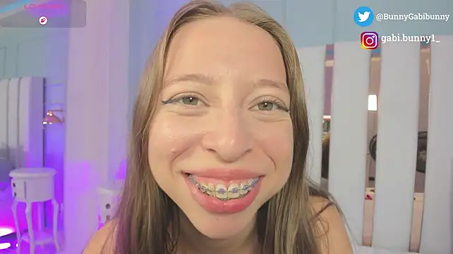 gabi_bunny Adlı Modelin Canlı XXX Sohbeti