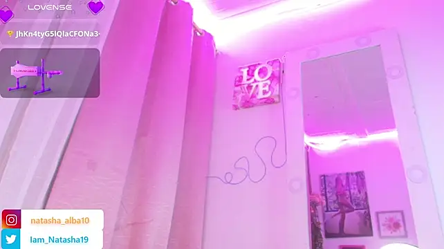 XXX chat uživo modela NatashaEgnath