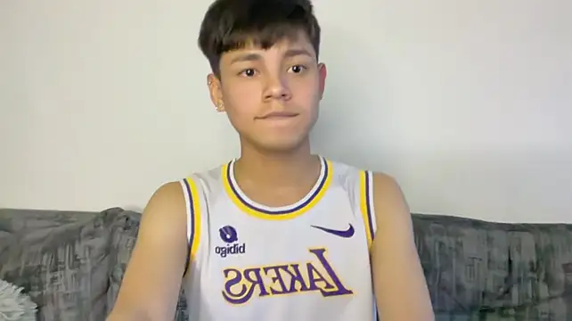 צ'אט XXX בשידור חי של Andy_Belier23
