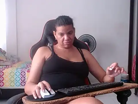 دردشة Adriana_0312 الجنسية المباشرة
