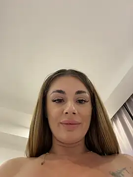 IsabellaEtthann Webbikameraesitys