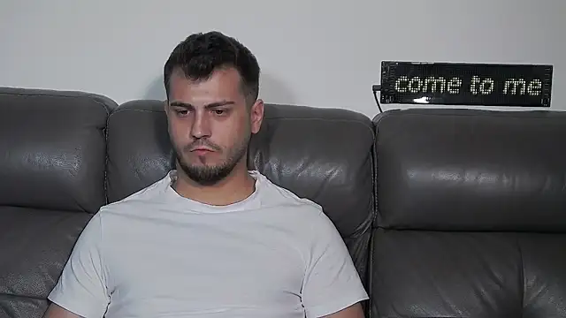 CrazyDom1 XXX чат на живо