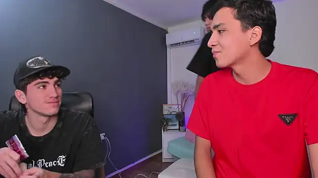 Handsomeboyss19: απευθείας συνομιλία ΧΧΧ