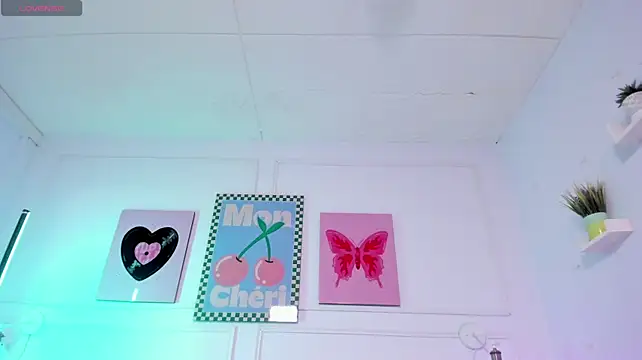 Sharon_Adamss' Live XXX Chat