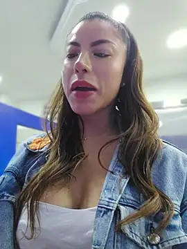 Karen_San_Miguel Pertunjukan Webcam