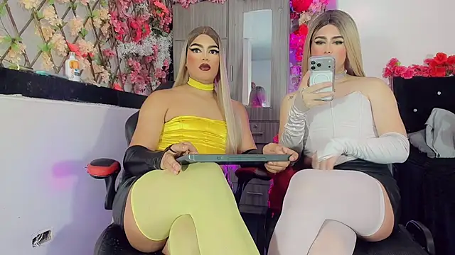 Show modela Thiara_veky_ na web-kameri