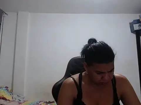 Adriana_0312 – Live XXX-chat