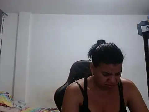 Adriana_0312's Live XXX Chat