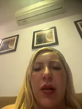 Juuhschmitt Adlı Modelin Canlı XXX Sohbeti