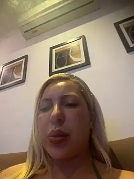 Juuhschmitt Chat XXX live
