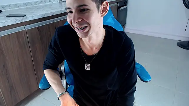 Brandon_Wolf webcam show