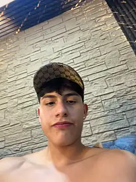 Lander_Cruz লাইভ XXX চ্যাট