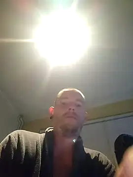 แชท XXX สดของ piercingpik