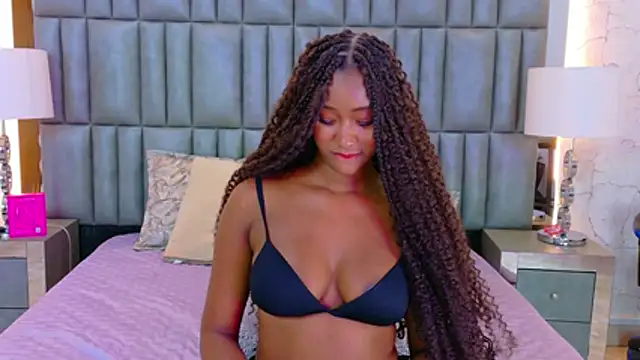 TylaWest's Live XXX Chat