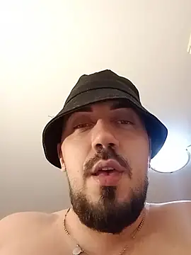 DoubleTroubleYn Webbikameraesitys