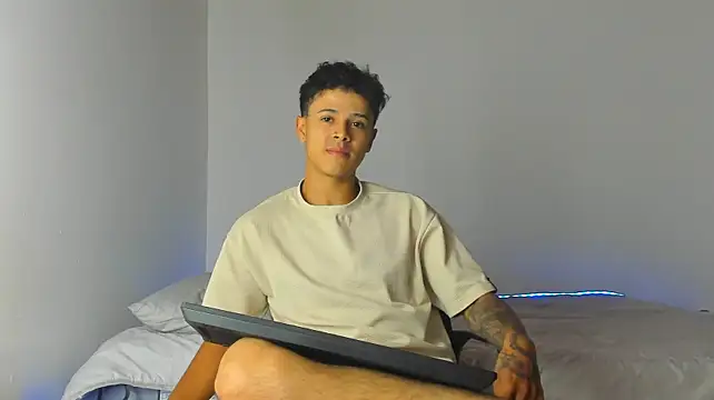 XXX chat uživo modela _Alex_Colton