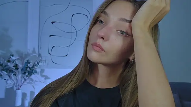 MilaVoss Show in webcam
