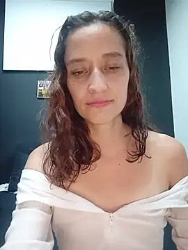 Aurabloom_1's Live XXX Chat